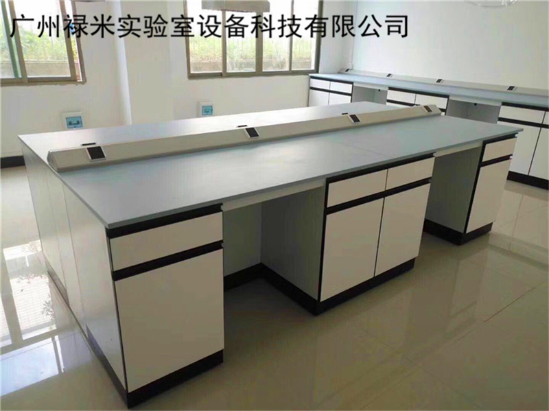 祿米實驗室家具當(dāng)中選擇哪種材質(zhì)實驗臺比較好？