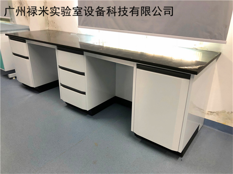 實驗臺上面的配套設(shè)施如何安置？