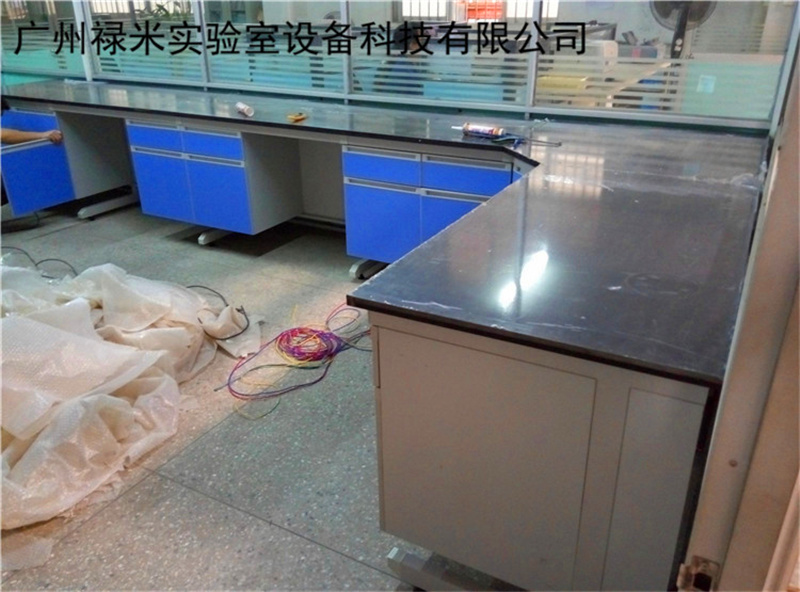 如何選用適合自己的實驗臺？