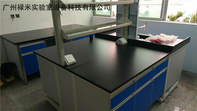 如何合理運用實驗室家具避開有害氣體