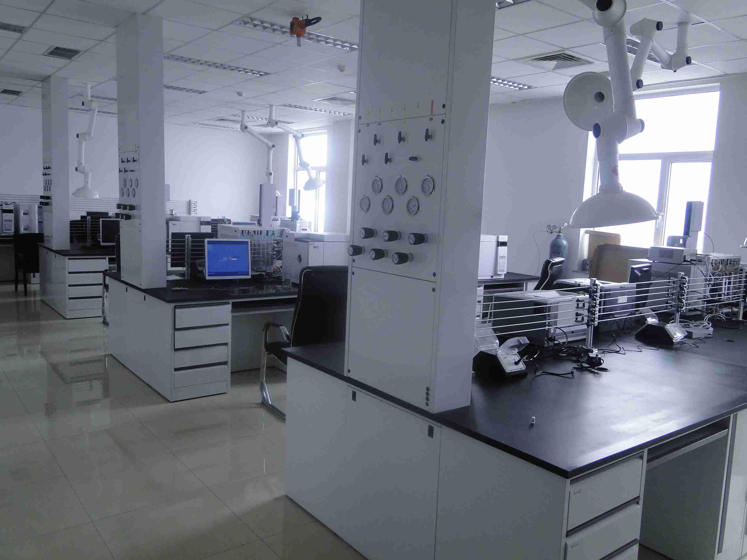 想了解實驗臺清潔方法，來廣州祿米實驗室找答案