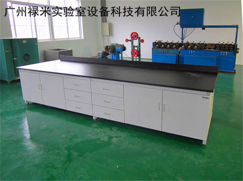 學(xué)校實驗室和實驗教師安全尤為重要！！！